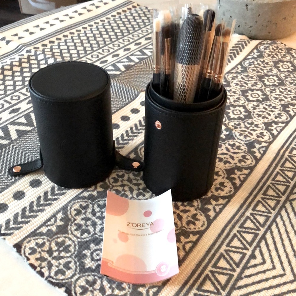 Brand new make up brush kit with travel case